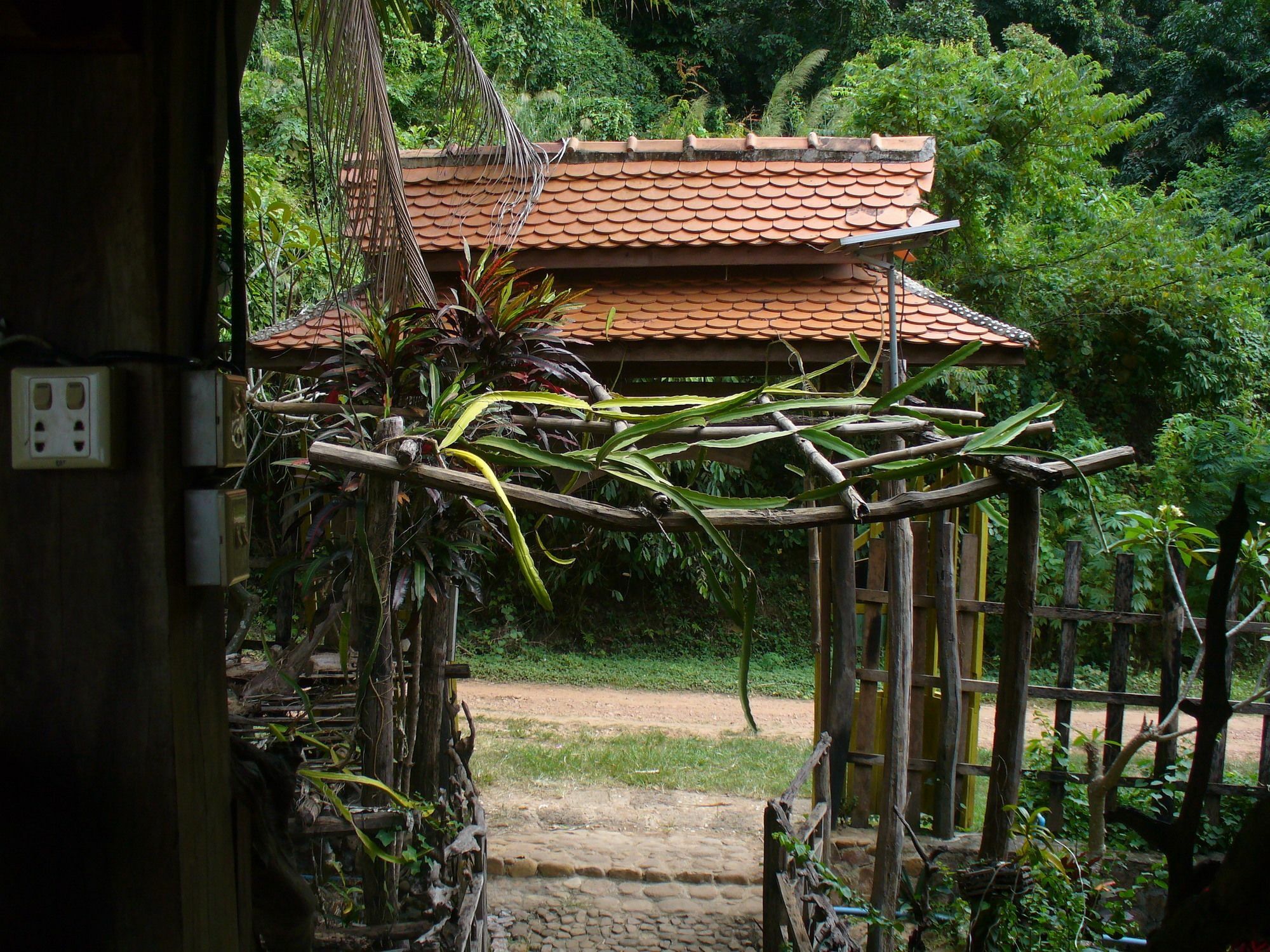 Le Bout Du Monde - Khmer Lodge Kep Exterior photo